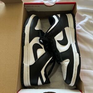 Women’s Nike dunk low black and white